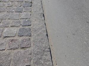 Bordsteinkante für Fahrradweg